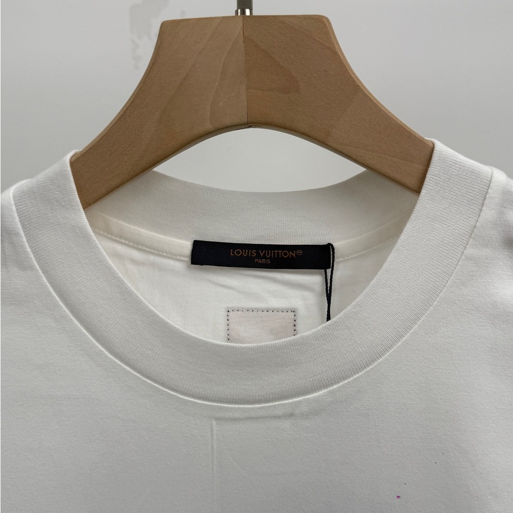 Louis Vuitton White Embroidered Script Logo T-Shirt - Picture 3 of 7